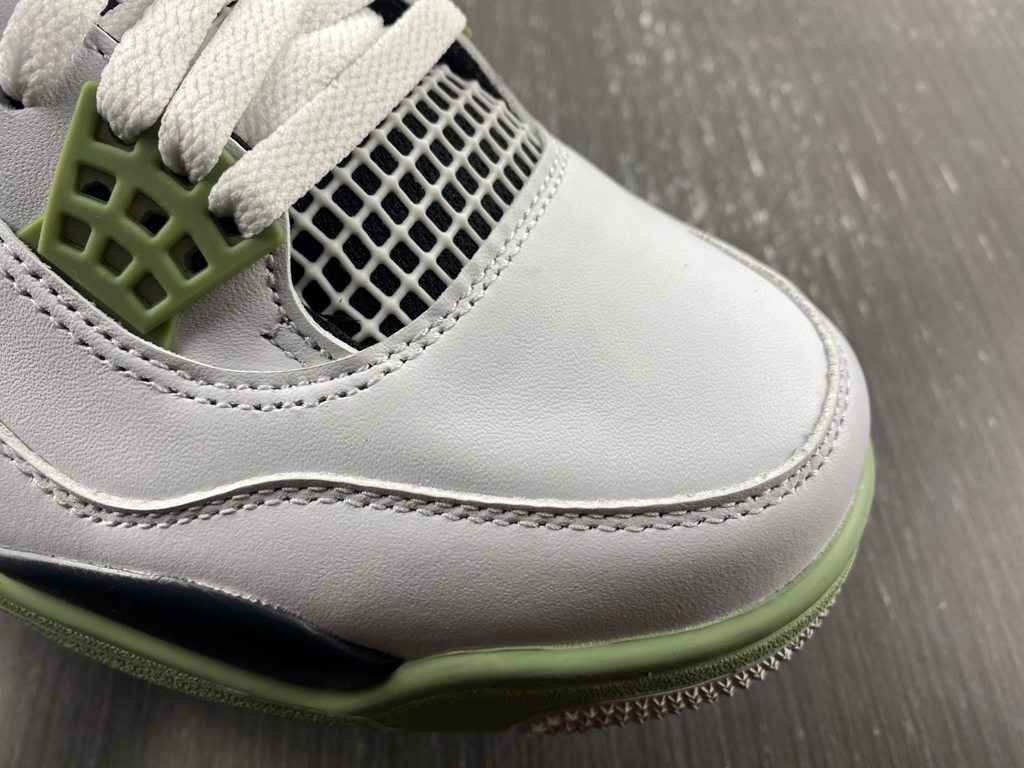 Air Jordan 4 WMNS Seafoam